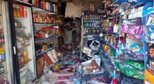 İzmir'de bakkalda büyük patlama: 1'i ağır 4 yaralı