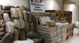 İzmir'de kaçak sigara operasyonu: 50 milyon lira değerinde!