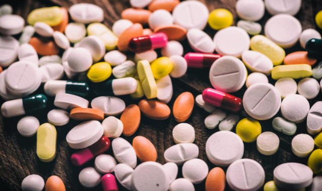 İzmir'de uyuşturucu imalathanesine baskın