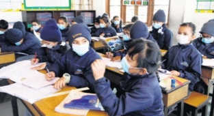 İzmir'deki okullarda koronavirüs paniği