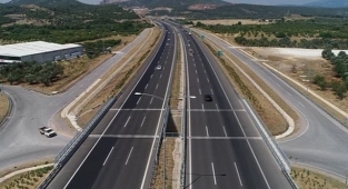 Karaismailoğlu'ndan İstanbul-İzmir otoyolu yorumu: Yeni yatırımların önünü açtı