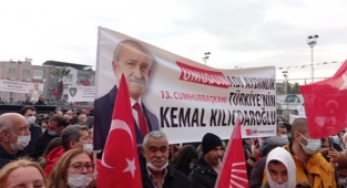 Kılıçdaroğlu'na, İzmir'de sürpriz pankart: 