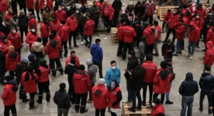 Migros, hakları için eylem yapan 250 çalışanını kovdu!