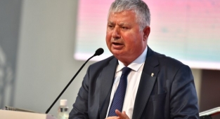 Özuslu'dan 4 kongre için açıklama: Bir adayın yanında olmamız mümkün değil