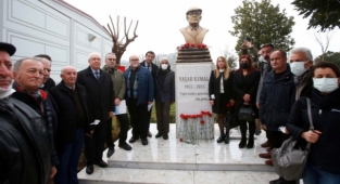  Yaşar Kemal Karabağlar'da, adını taşıyan mahallede anıldı
