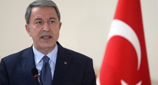 Bakan Akar'dan Rus limanındaki gemilerle ilgili açıklama 