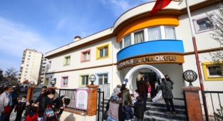Bayraklı’da ‘Ayda Bebek Anaokulu’ eğitime başladı
