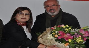 CHP Bayraklı'da devir teslim: Başkan Gültekin'den 'iktidar mesajı'