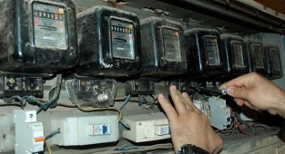 Elektrik yardımına ihtiyacı olan hane sayısı 1,8 milyon