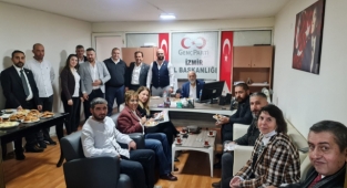Genç Parti İzmir ilçe başkanları Cem Uzan ile online buluştu 