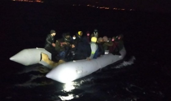 İzmir sularında yine can pazarı: 26 düzensiz göçmen kurtarıldı!