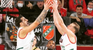 Kaf-Kaf, lider Fenerbahçe'yi devirdi