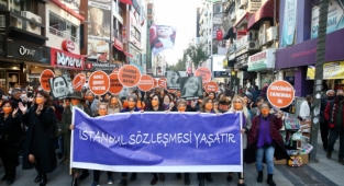 Karşıyaka’da dopdolu 8 Mart