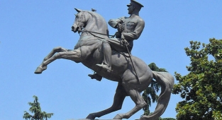 Onur Anıtı’na saldırıda istenen cezalar belli oldu!