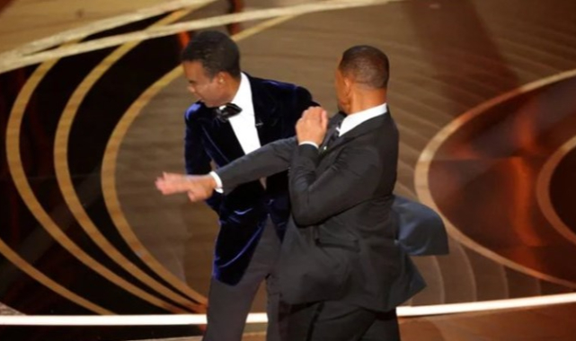 Oscar'da tarihi gece: Will Smith Chris Rock'ı tokatladı