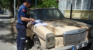 Ayvalık’ta hurda araçlara zabıta operasyonu