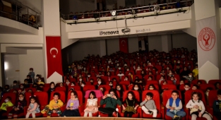 Bornovalı minikler ara tatilde eğlenceye doydu