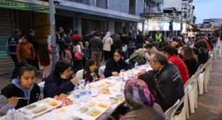  Buca’da 2 bin kişilik iftar sofrası