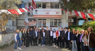 CHP Gençlik Kolları Genel Başkanı'ndan Bayraklı'ya ziyaret