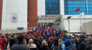 Çiğli'deki grevde Soyer'den çözüm sözü: Elimden geleni yapacağım