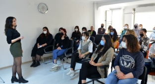 Çiğlili Kadınlardan “Bedenimizi Tanıyalım” Seminerine Büyük İlgi