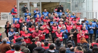 DİSK: Müzakere masasına oturmaya hazırız