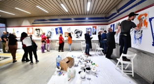 Dünyaca ünlü karikatüristlerden İzmir'e hatıra