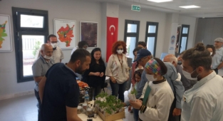 Efes Tarlası Yaşam Köyü'nde Atalık Tohum ve Fide Üretim Eğitimi 