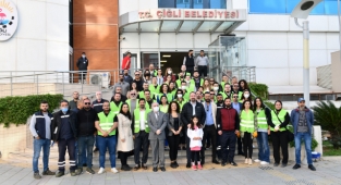 Gümrükçü 200 Kişilik Ekiple Temizliğe Çıktı