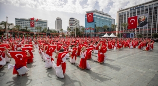 İzmir’de 23 Nisan coşkusu