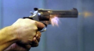 Karşıyaka'da miras kavgası: Kardeşini vurdu