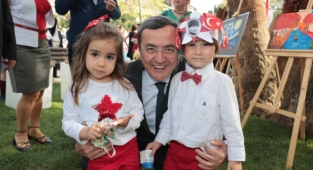 Konak'ta 23 Nisan coşkusu