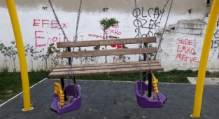 Konak’ta çocuk parkına saldırı
