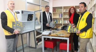 Konak’ta öğrenciler üniversiteye “Durak Kitaplık” ile hazırlanacak 