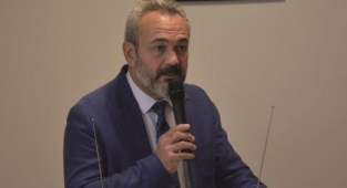 Mülteci tartışması büyüyor: Üzerimizden reklam yapmayın! 