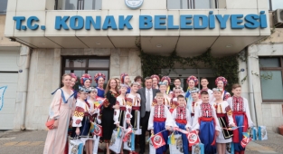 Savaşın çocuklarına Batur morali