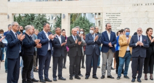 ''Elimizi taşın altına koymaktan vazgeçmeyeceğiz''