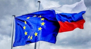 AB’den Rusya’ya yaptırım: Petrol ithalatı durdurulacak