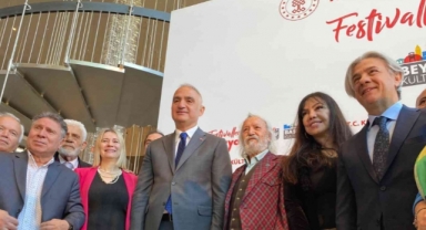 Bakan Ersoy açıkladı: Kültür yolu festivallerine İzmir'de dahil