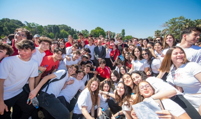 Başkan Soyer 19 Mayıs öncesinde gençlerle bir araya geldi