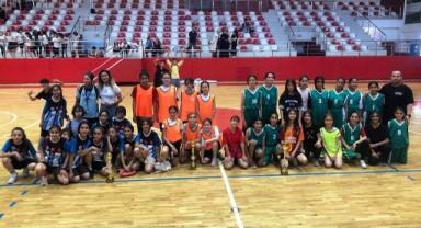 Bayraklı’da okullar arası basketbol turnuvası