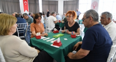 Briç tutkunları Bornova’da buluştu