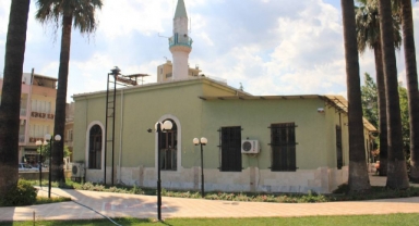 Cami hoparlöründen müzik yayını: Yüzünü göremem! 