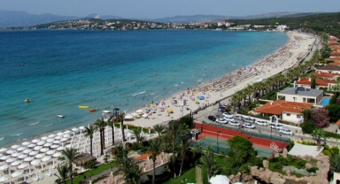 Çeşme'de 16 plaj ve 2 marinaya Mavi Bayrak