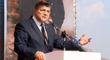 CHP'li Sındır: Türkiye yeniden gençlerimizin omuzlarında yükselecek!
