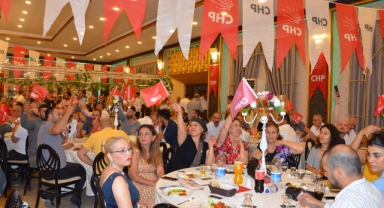 CHP Menemen’de dayanışma gecesi: Kılıçdaroğlu’ndan partililere sürpriz! 