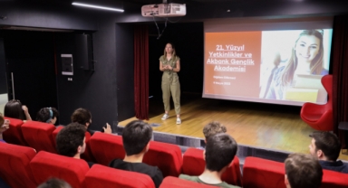 Dijital çağda gençlere “Teknoloji Zirvesi”
