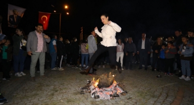 Efes Selçuk'ta Hıdırellez ateşi yandı 