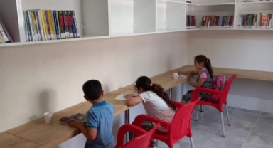 Emirsultan’dan Mini Kütüphane’ye yoğun ilgi