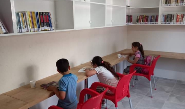 Emirsultan’dan Mini Kütüphane’ye yoğun ilgi